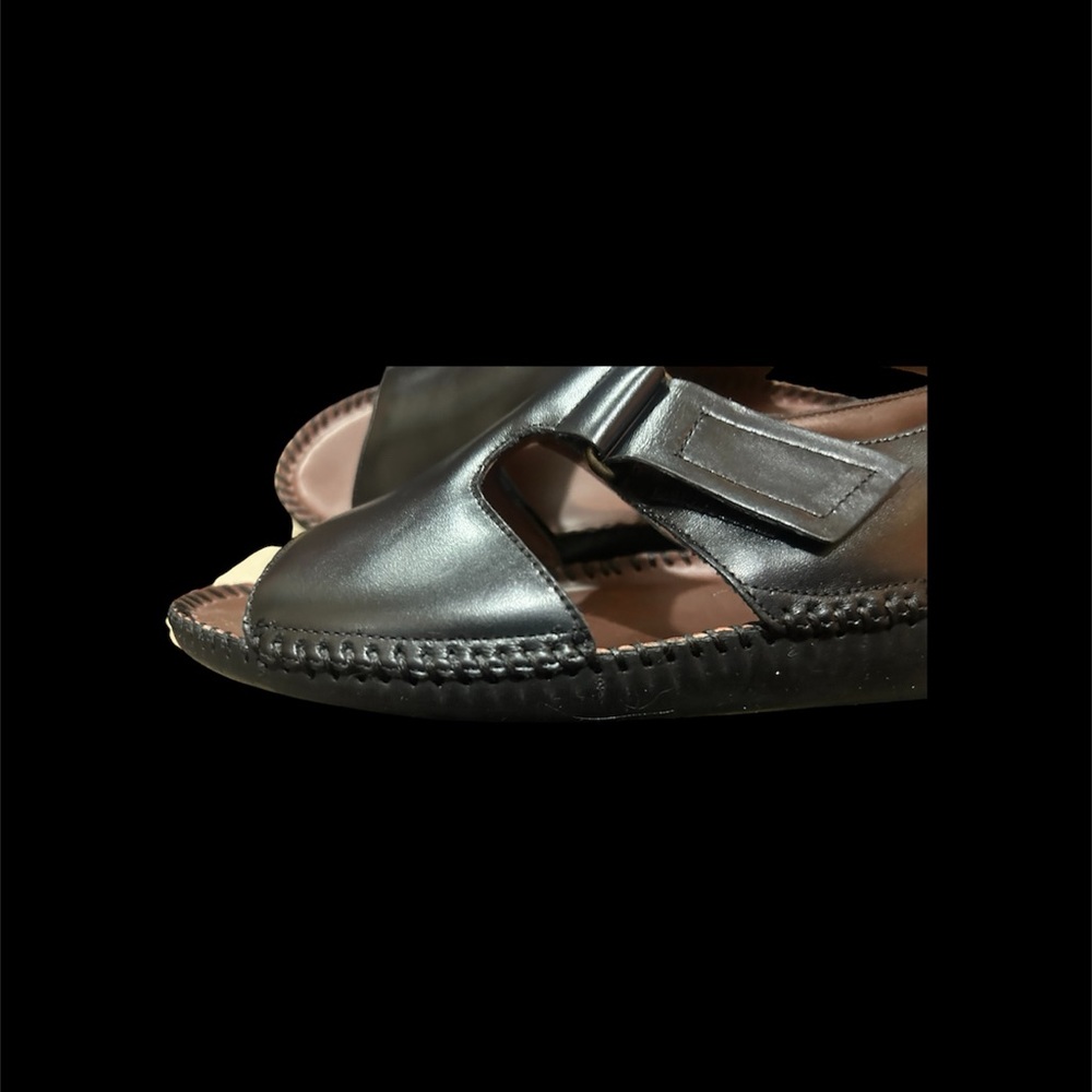 Naturalizer Black Leather Sandals